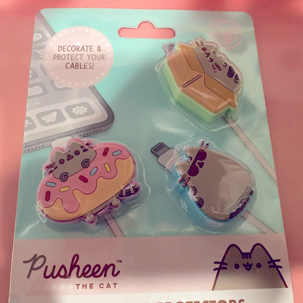 COPY - New Pusheen The Cat, cable protectors